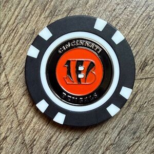 Cincinnati Bengals poker chip ball marker magnet.